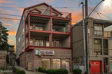 Main picture of 208 Boylston Ave E