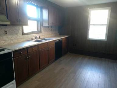 Main picture of 25 E Ridge St