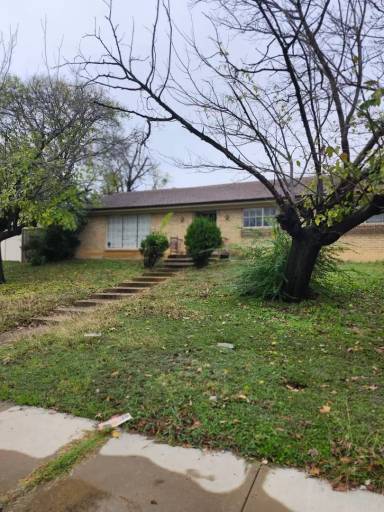 Main picture of 1202 Capetown Dr