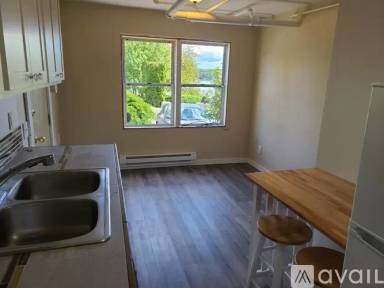 Main picture of 405 S 2nd St