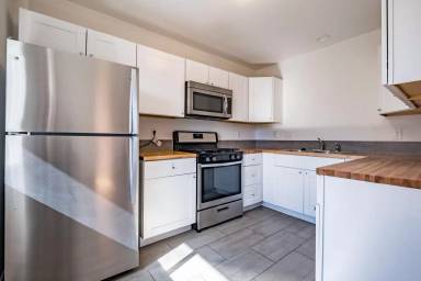 Main picture of 2757 Lakeside Dr