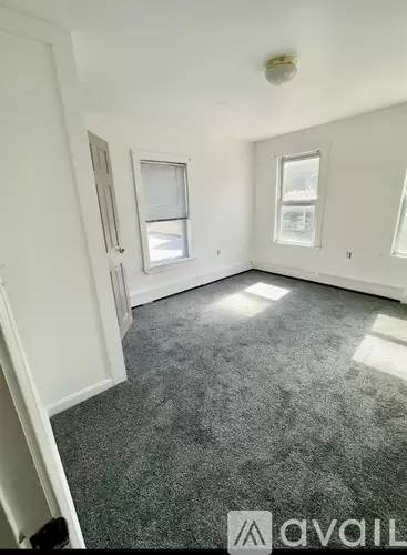 Main picture of 110 South St