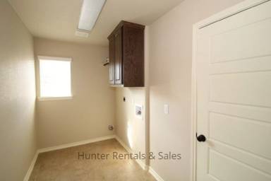 Main picture of 5202 Generations Dr