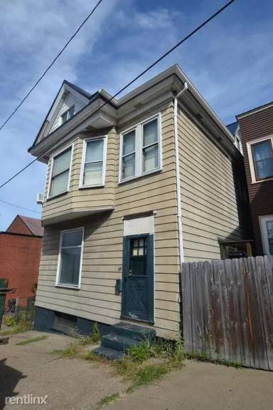 Main picture of 17 7th St