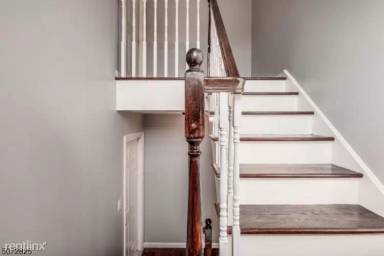 Main picture of 421 Livingston St