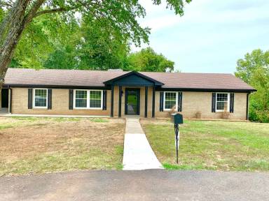 Main picture of 33 Walker Cir