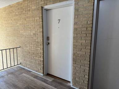Main picture of 1505 N Plum St