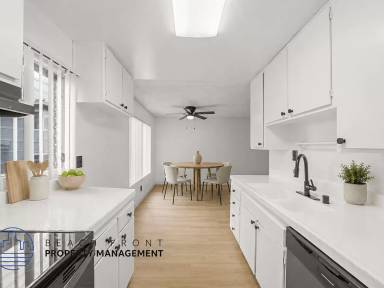 Main picture of 925 N Inglewood Ave