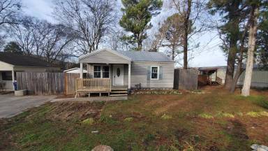 Main picture of 11710 E Gateway Dr SE