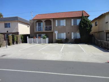 Main picture of 4547 Utah St