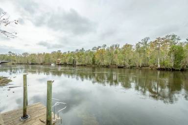 Main picture of 10 Manatee Ln