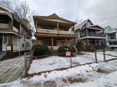 Main picture of 440 E 115th St
