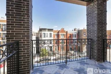 Main picture of 2944 N Halsted St