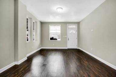 Main picture of 2247 Logan St