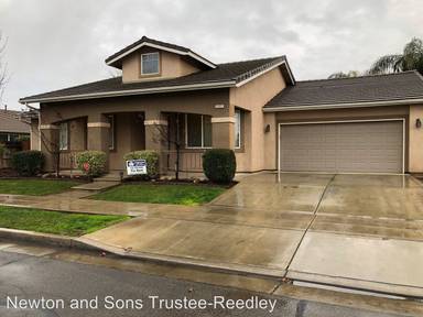 Main picture of 2091 E Washington Ave