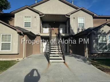 Main picture of 1071 W Pine Ave