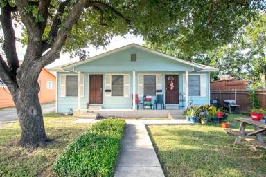 Main picture of 2609 W French Pl