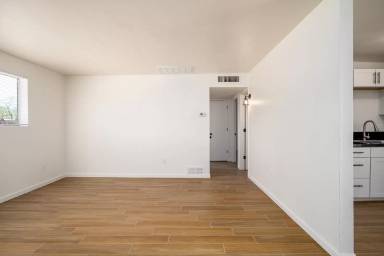 Main picture of 269 E Calle Arizona