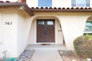 Main picture of 565 Clubhouse Dr