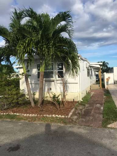 Main picture of 3020 NW 28th Ln