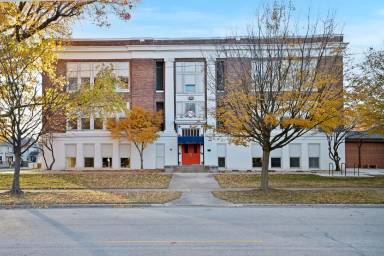 Main picture of 1409 N Washington Ave