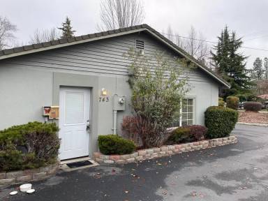 Main picture of 743 Diamond St