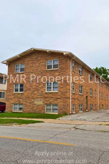 Main picture of 217 S 1st St