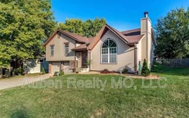 Main picture of 1211 SW Hillcrest Dr