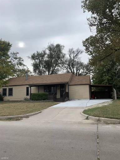 Main picture of 111 S Tracy St