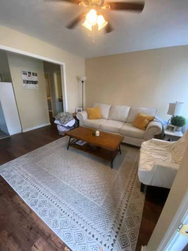 Main picture of 904 N College St