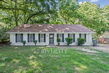 Main picture of 895 Brownlee Rd