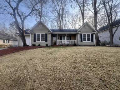 Main picture of 400 Dunwoody Dr