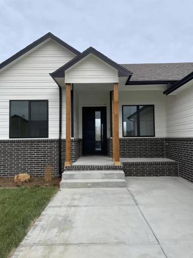Main picture of 610 W Tuscany Dr