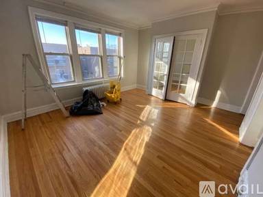 Main picture of 1525 W Estes Ave
