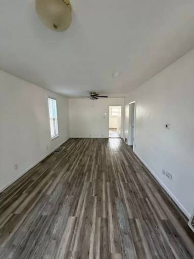 Main picture of 827 W 10th St