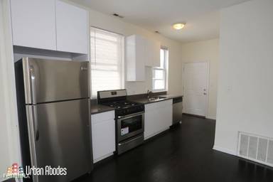 Main picture of 2438 N Ashland Ave