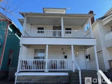 Main picture of 140 Dana Ave