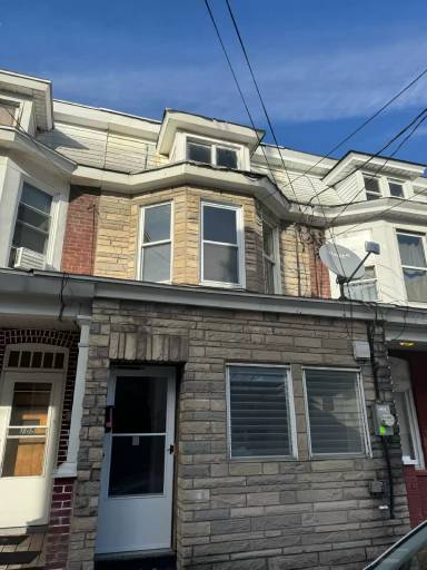 Main picture of 103 W Rowe St