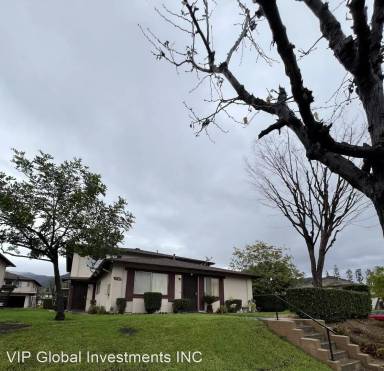 Main picture of 1103 W Calle del Sol