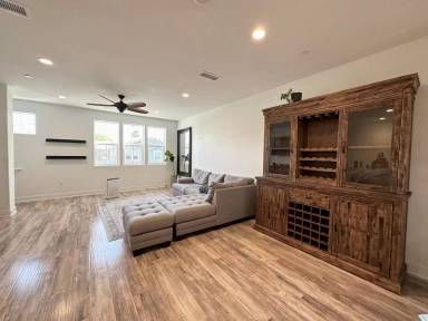 Main picture of 528 Sertoma Way