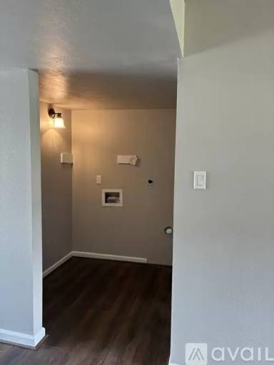 Main picture of 889 Lake St