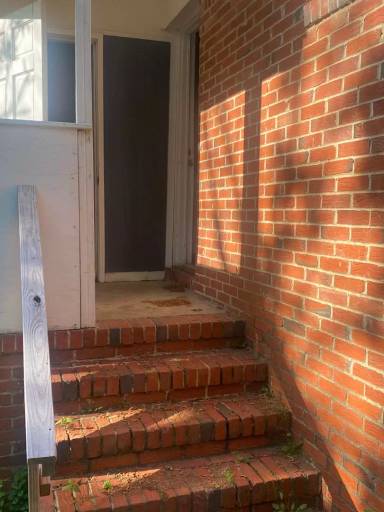 Main picture of 151 2nd St SE