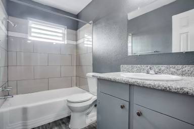 Main picture of 4525 Balkin St