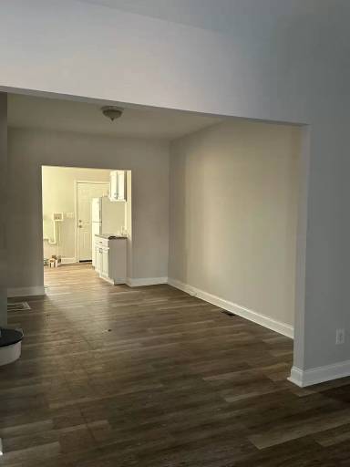 Main picture of 2211 E North Ave
