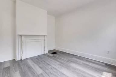 Main picture of 949 Freeland St