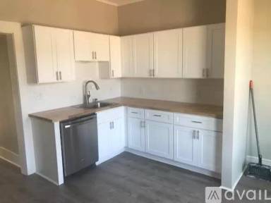Main picture of 1007 W 2nd Ave