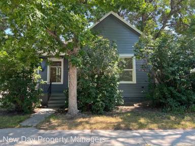 Main picture of 417 10th St N