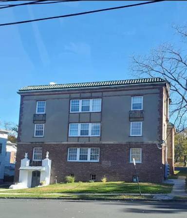 Main picture of 32 Park Pl