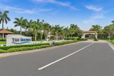 Main picture of 18579 Harbor Light Way