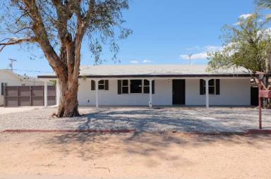 Main picture of 4233 E Lester St